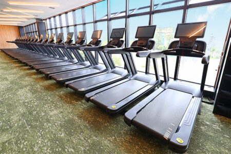 トレッドミル（ランニングマシン）