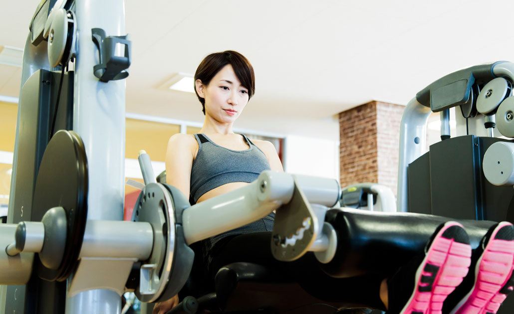 レッグカールの使い方 - B-fit Fitness